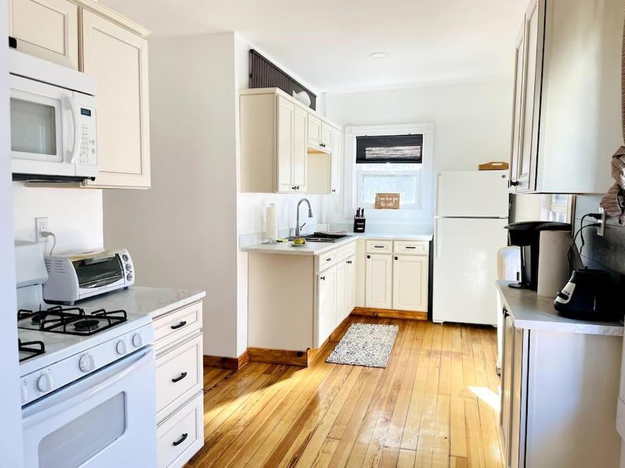 Delightful 2Br Apartment With Balcony - 15 Min From Mohegan Sun- Foxwoods Casinos & Mystic New London Exteriér fotografie